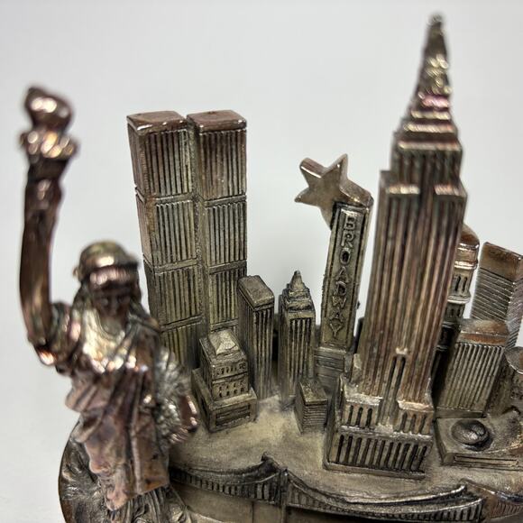 NYC Bldgs Statue Of Liberty World Trade Center NEW YORK Skyline Souvenir AS IS! - Picture 9 of 10